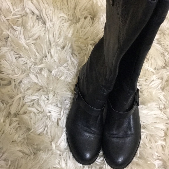 Black boots - Picture 3 of 7